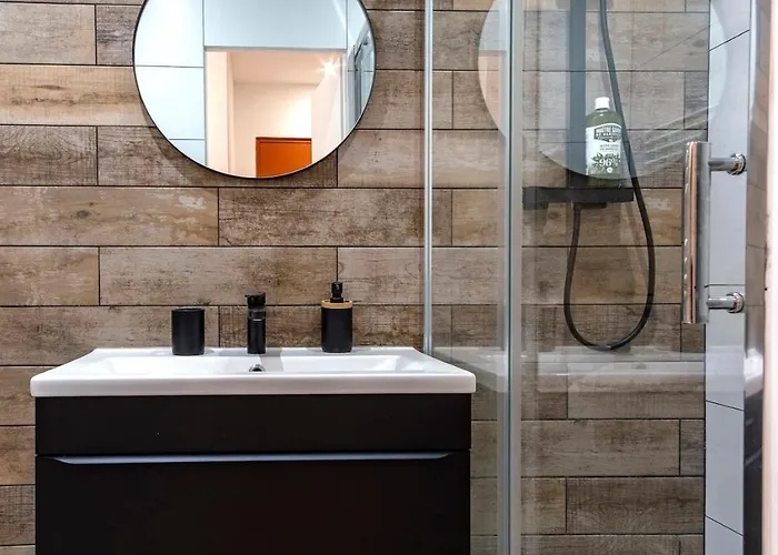 Cabine, Au Pied Des Pistes, 4 Personnes Daire